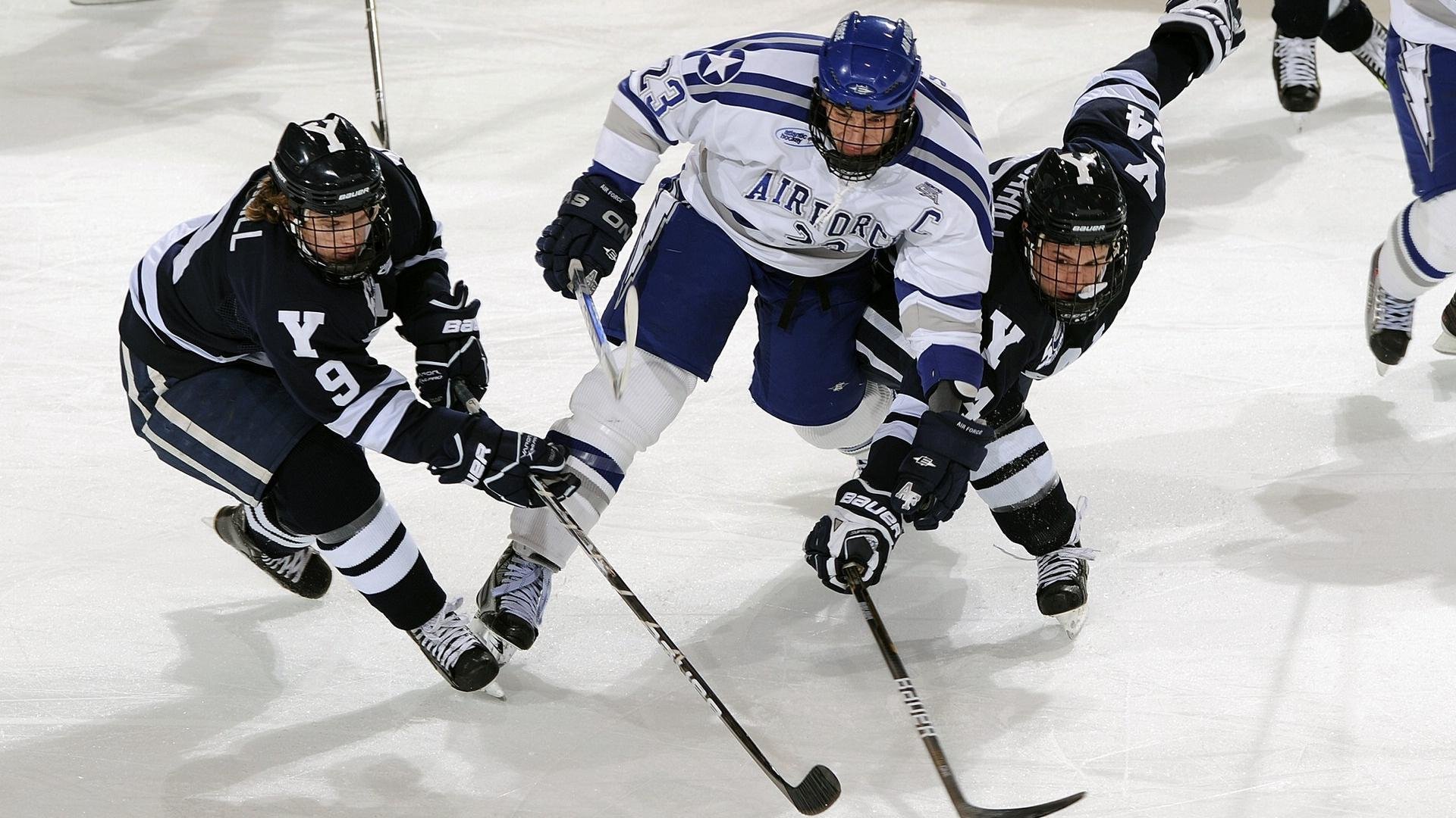沙尔克主教练变阵，战术奏效赢得关键胜利，沙尔克近况